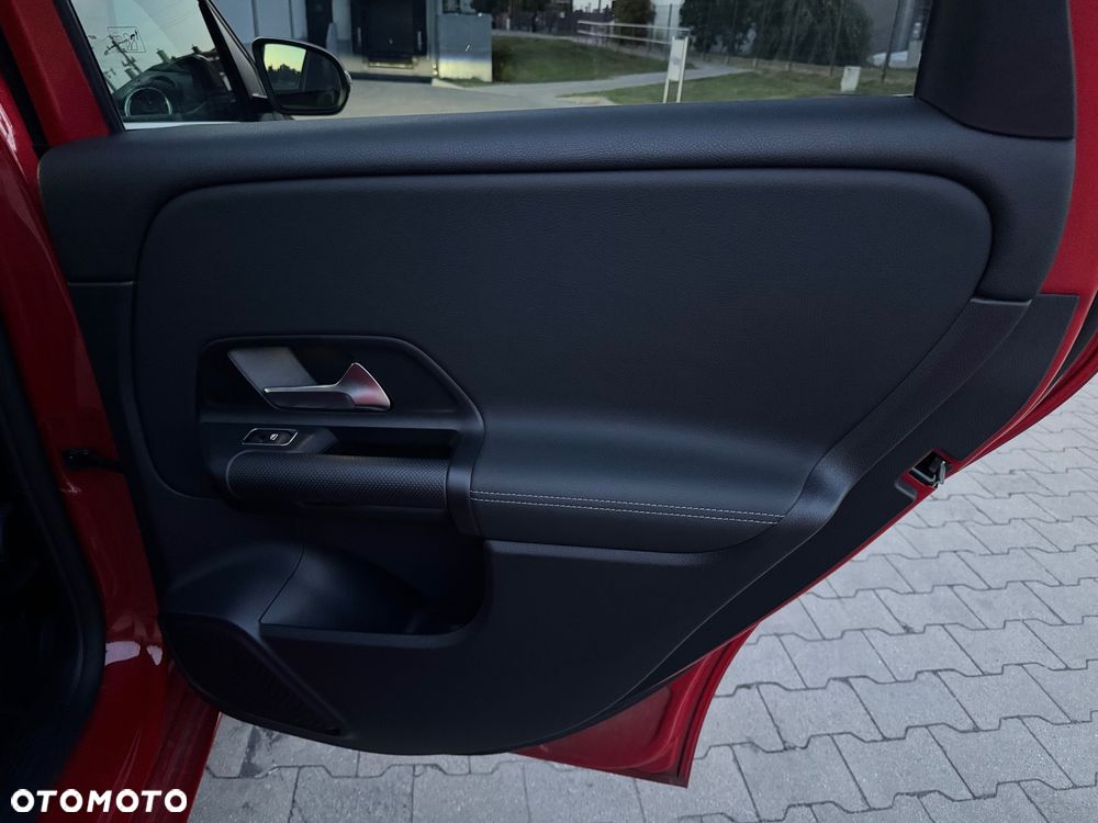 Mercedes-Benz Klasa B 180 d Progressive 7G-DCT - 12