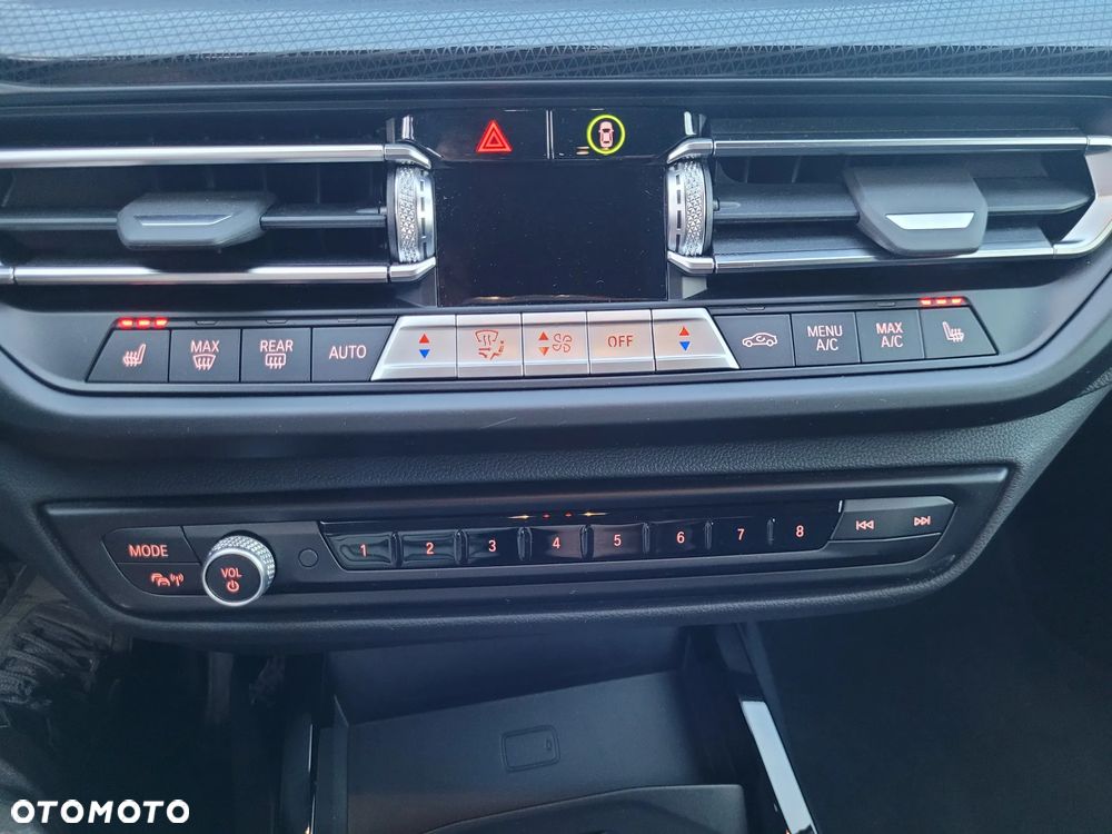 BMW Seria 2 218i Business Edition - 18