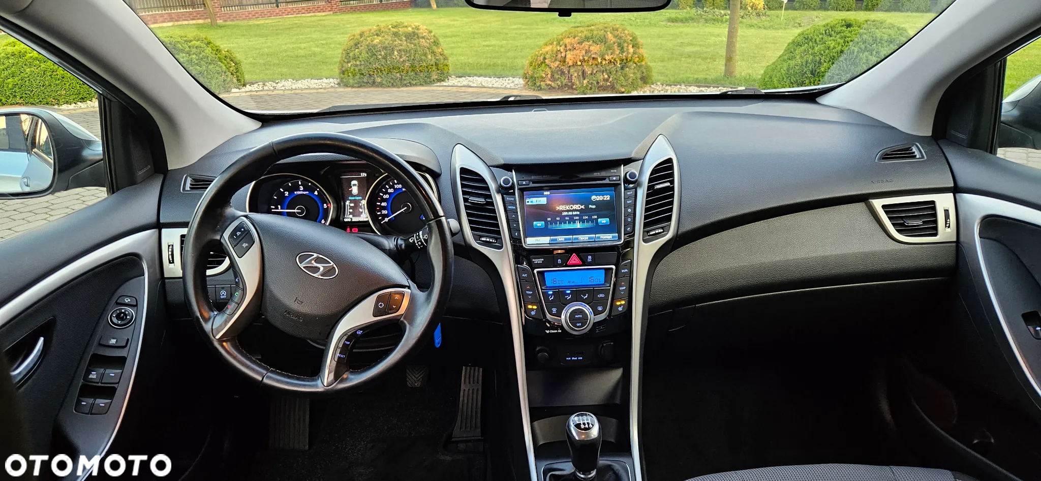 Hyundai i30 blue 1.6 CRDi Trend - 11