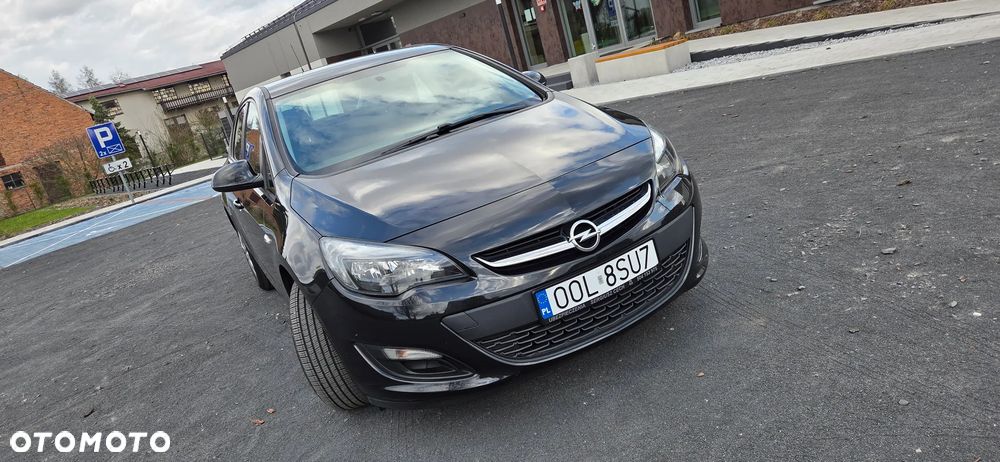 Opel Astra 1.4 Turbo Exklusiv - 2