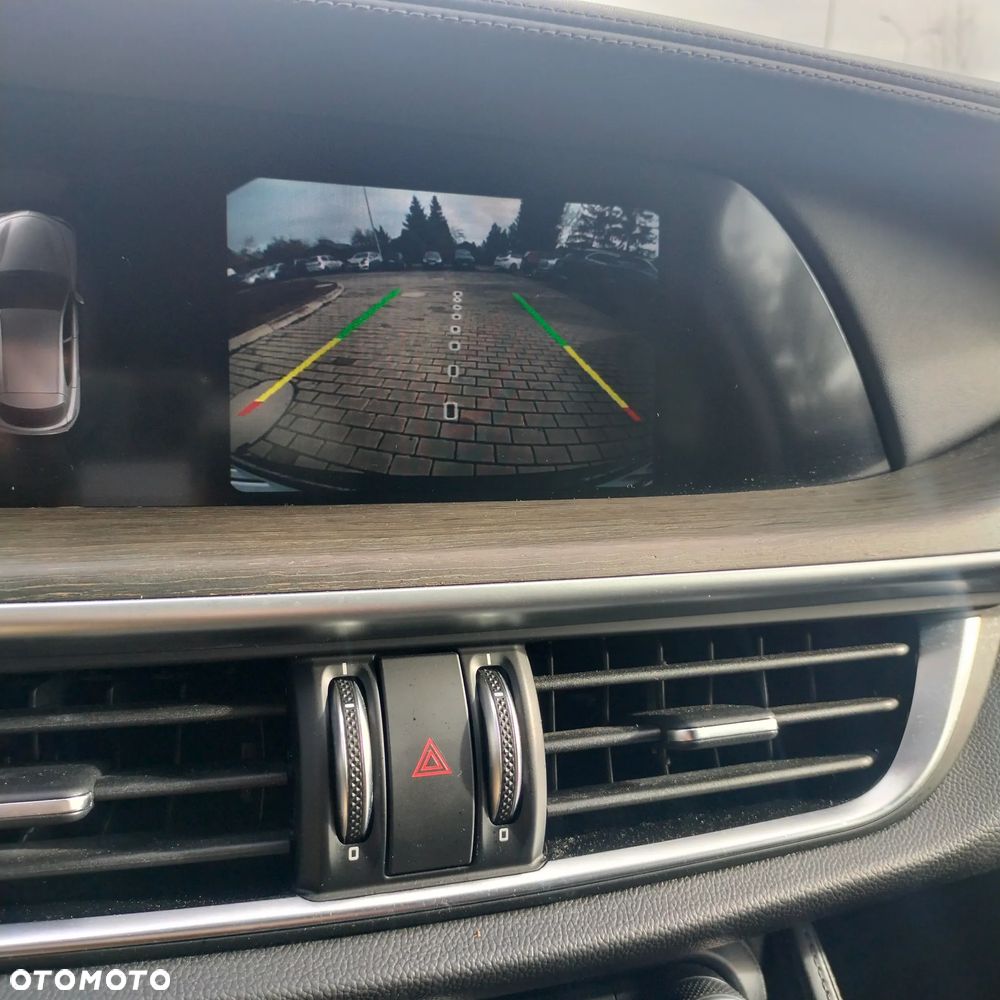 Alfa Romeo Stelvio - 23