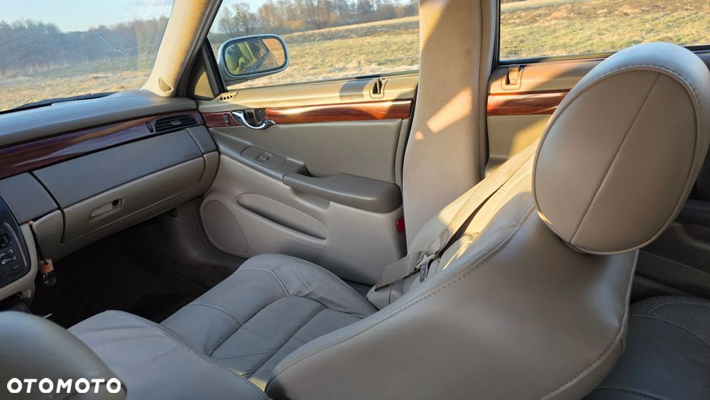 Cadillac Deville - 2