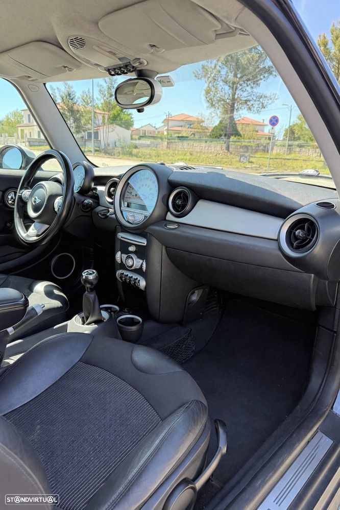 MINI 3 Portas Cooper D - 16