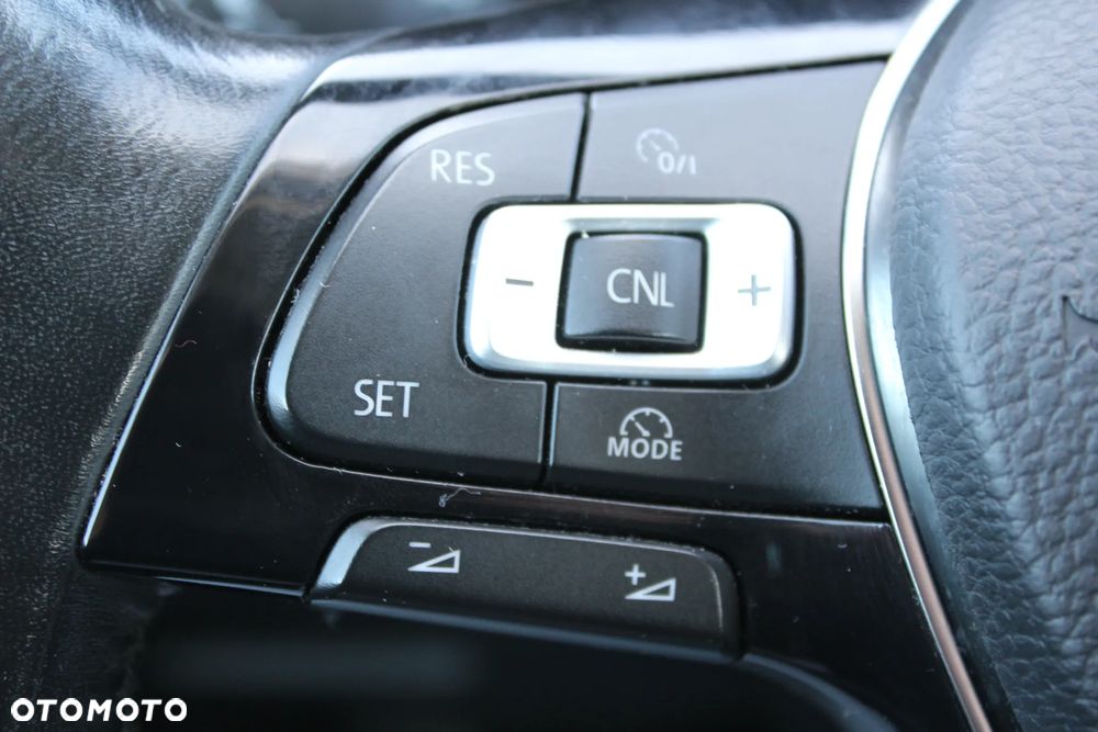 Volkswagen Passat Variant 1.6 TDI (BlueMotion Technology) DSG Comfortline - 17