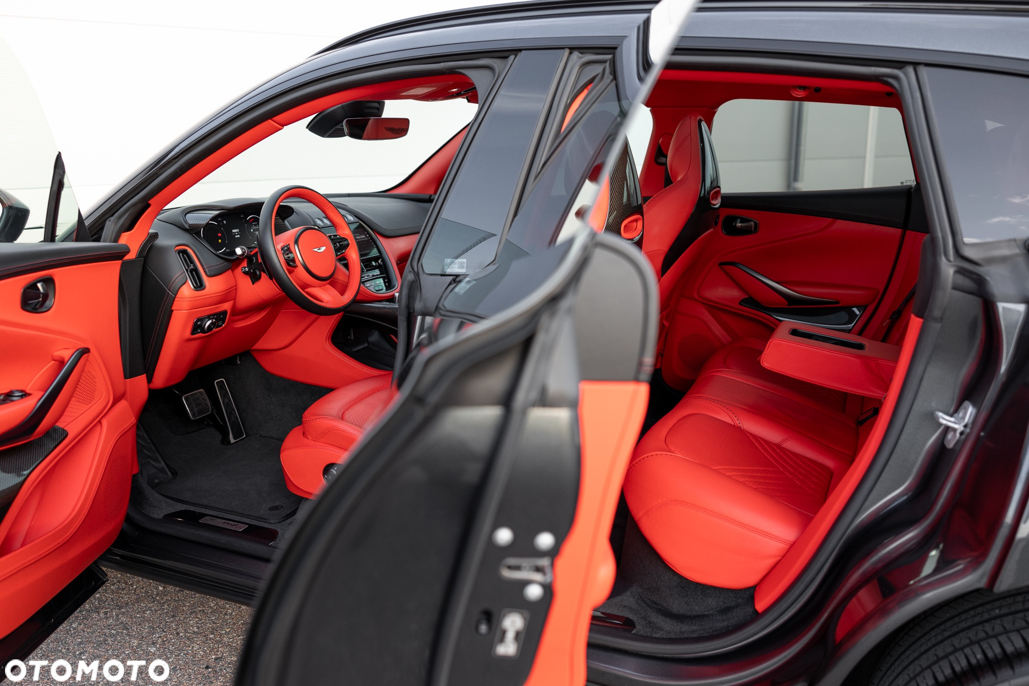 Aston Martin DBX Standard - 19