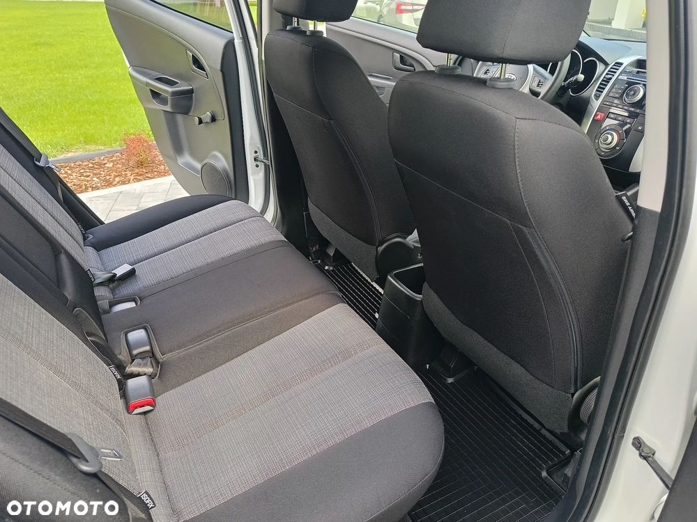 Kia Venga - 10