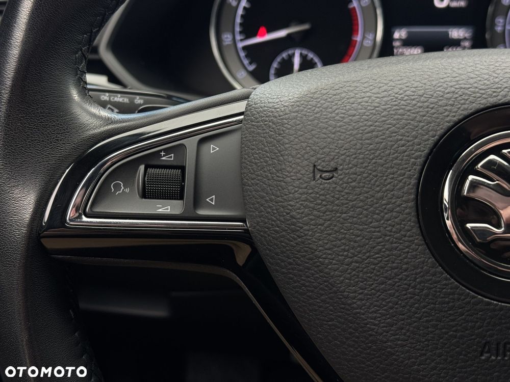 Skoda Superb 2.0 TSI 4x4 L&K DSG - 25