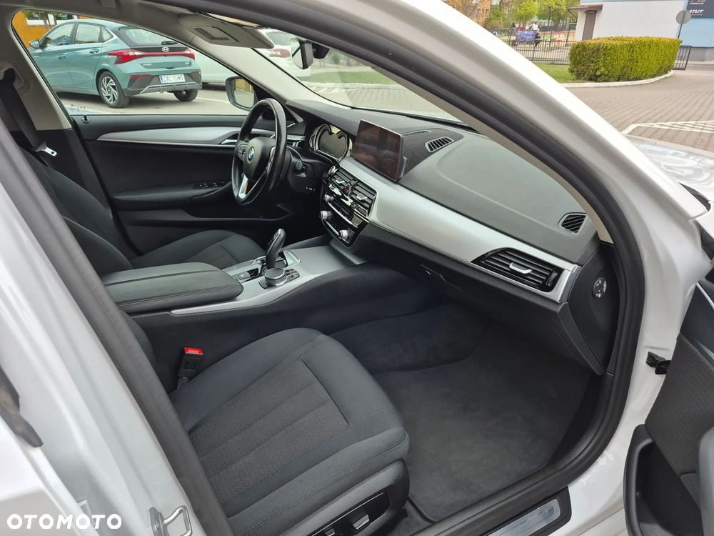 BMW Seria 5 520d xDrive Sport Line - 23