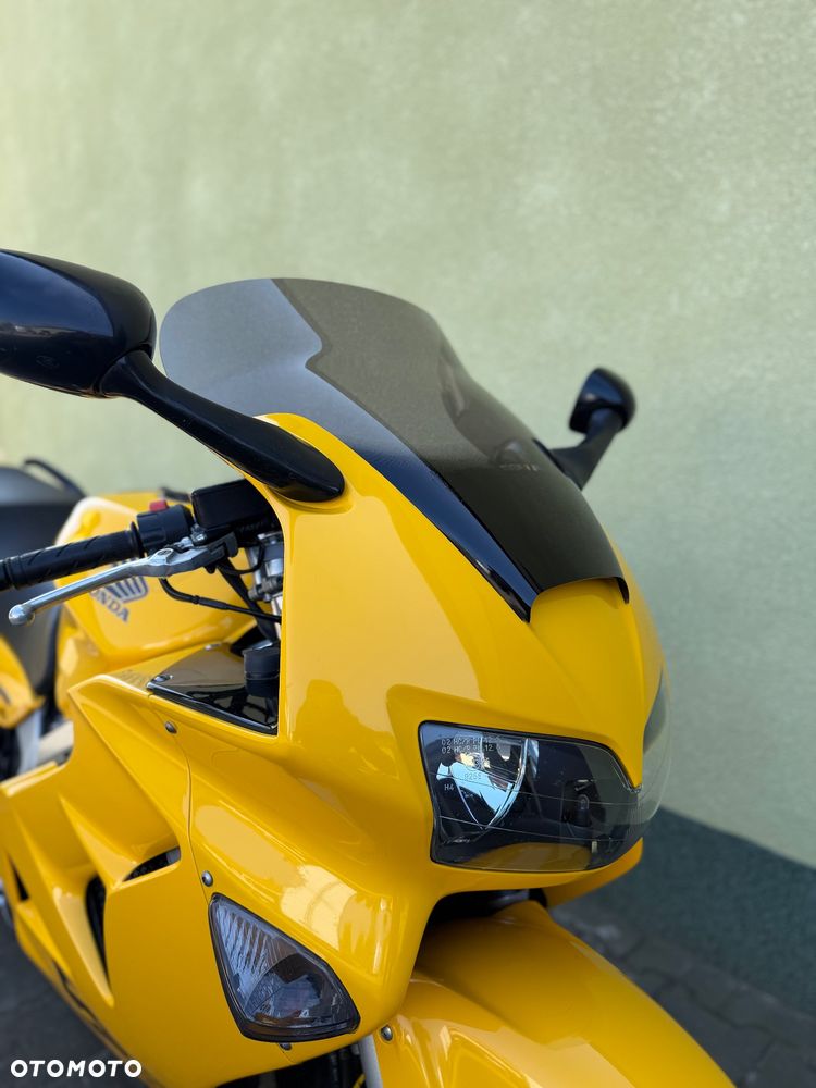 Honda VFR - 2