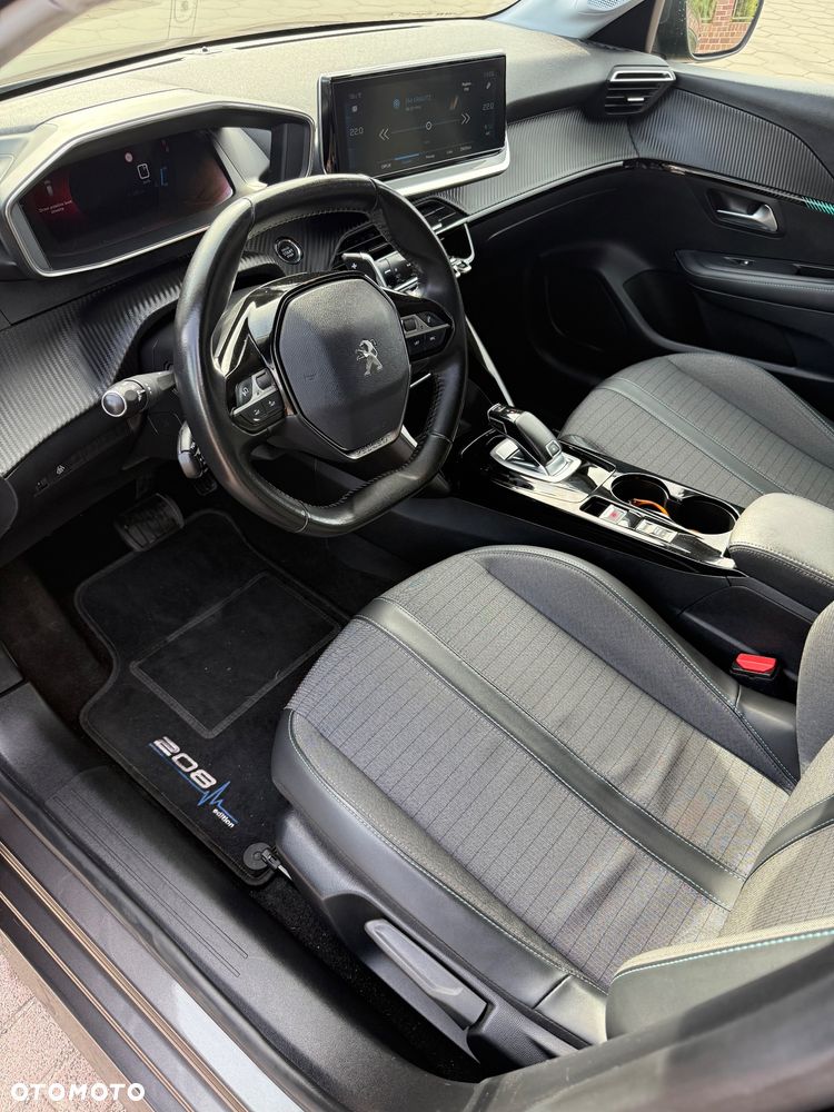 Peugeot 208 - 17