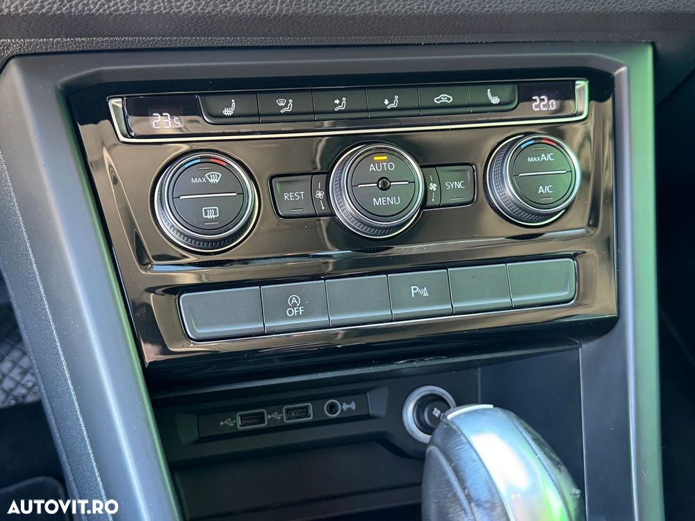 Volkswagen Touran - 23