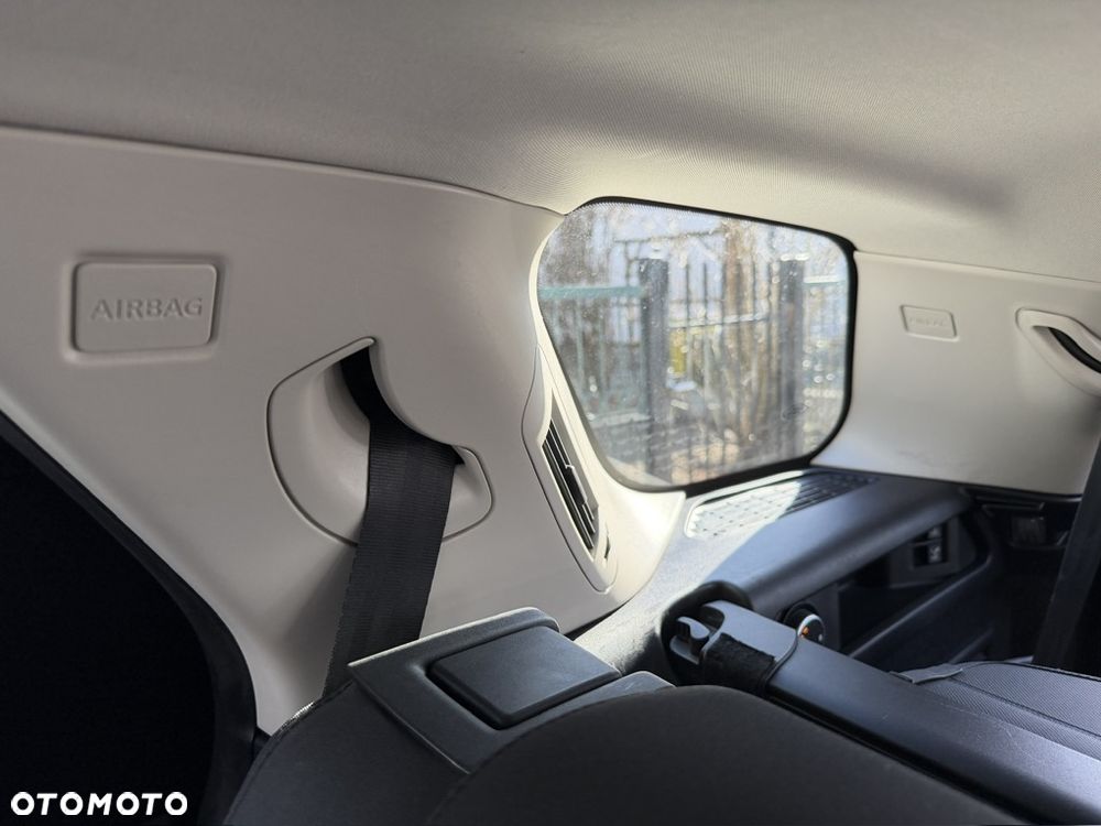 Land Rover Discovery Sport - 32