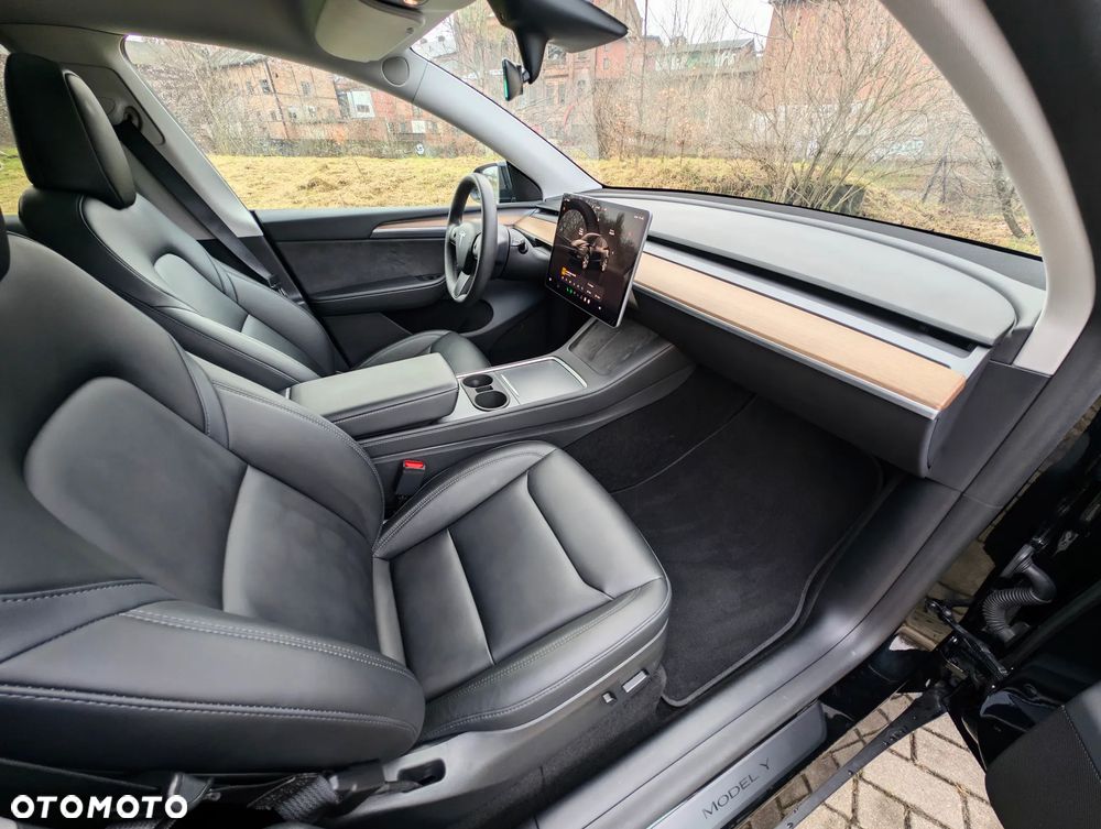 Tesla Y Long Range Dual Motor AWD - 5