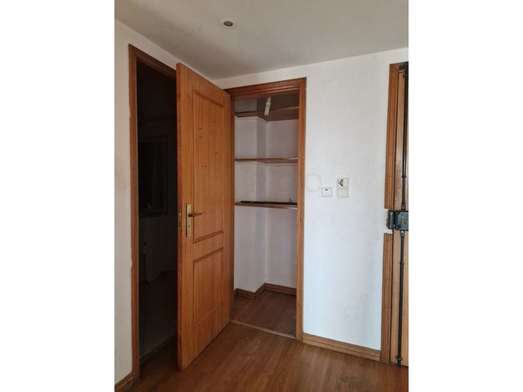Espaçoso apartamento T2, localizado em São Marcos, Cacém. - Grande imagem: 4/30