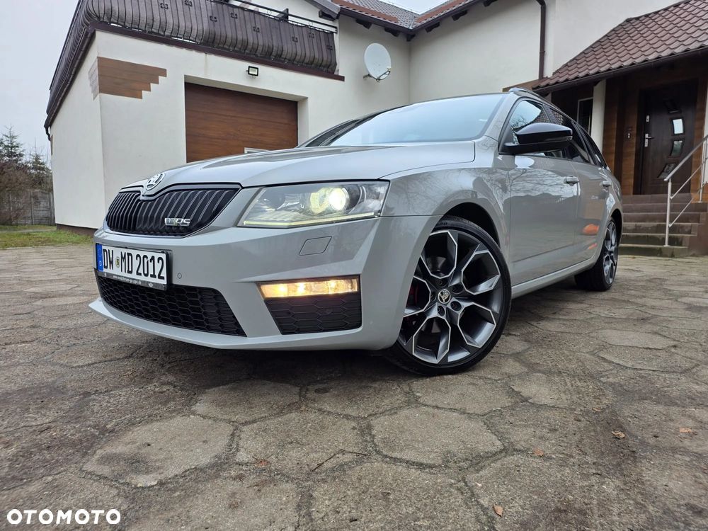 Skoda Octavia 2.0 TDI DSG RS - 32