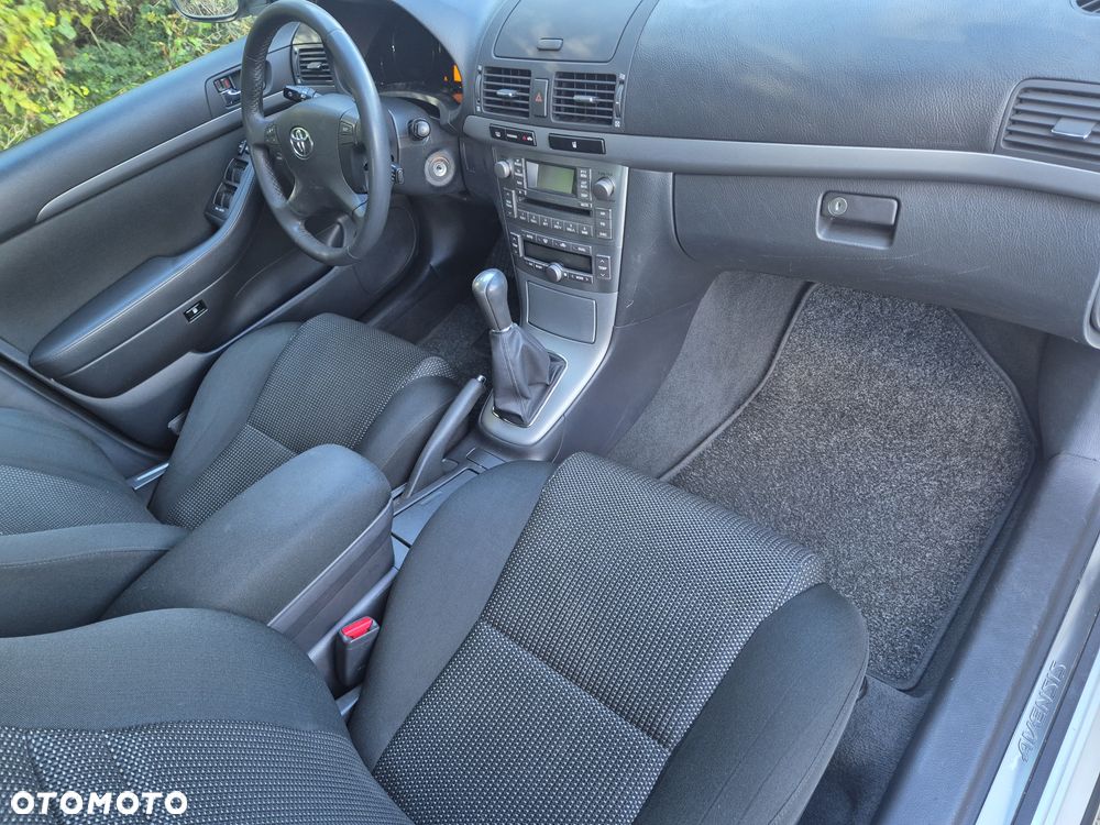 Toyota Avensis 2.0 VVT-i Sol - 10