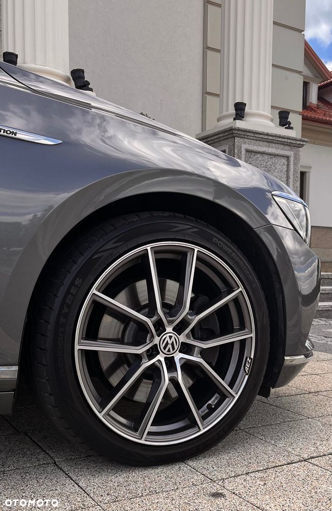 Volkswagen Passat 2.0 TDI Bi-Turbo BMT 4Mot Highline DSG - 12