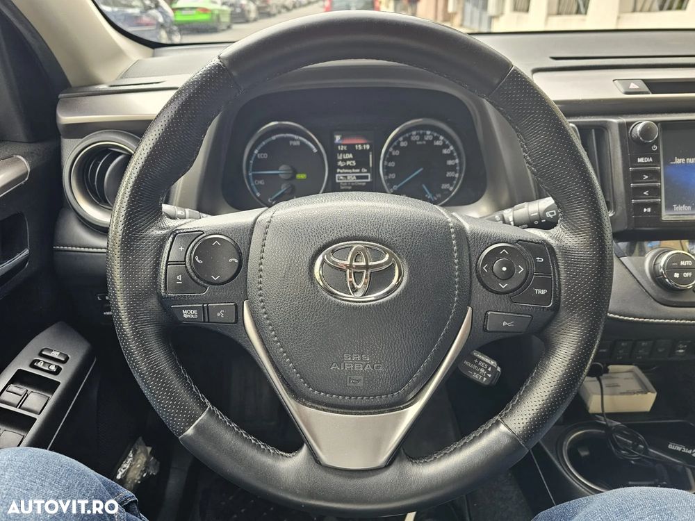Toyota RAV4 - 2