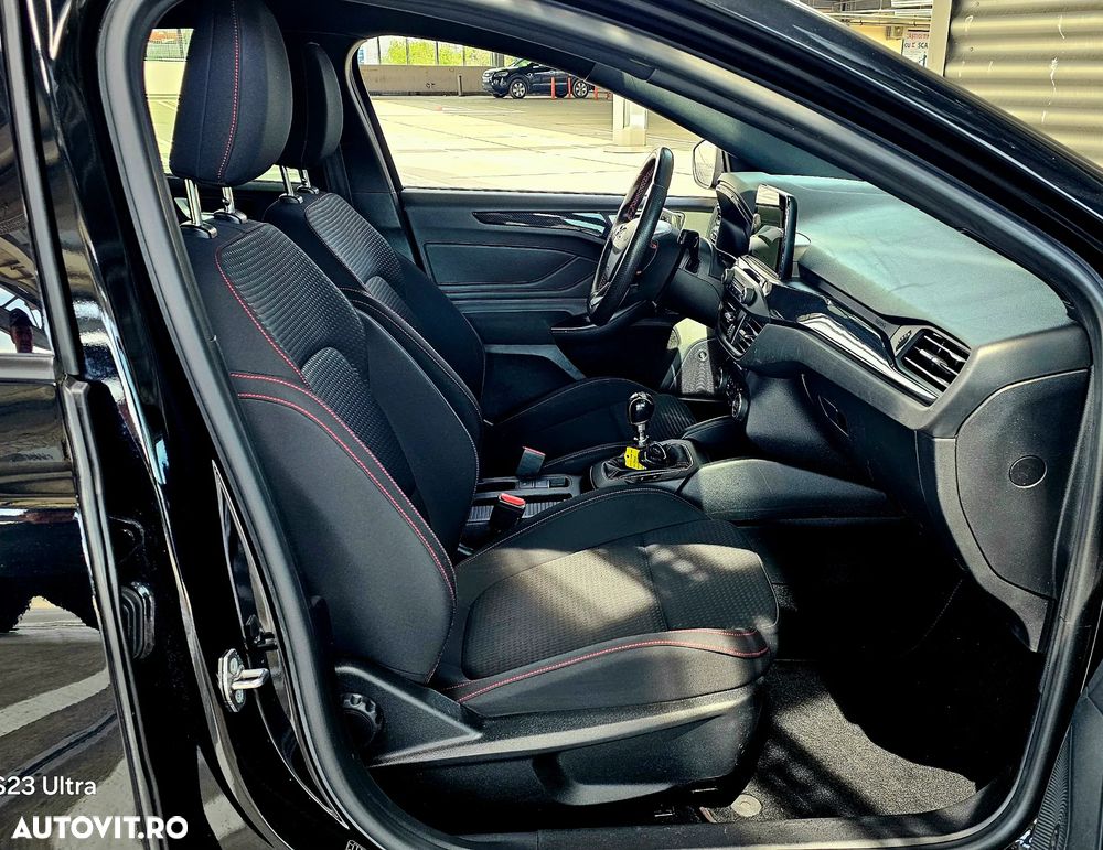 Ford Focus 1.5 EcoBoost Start-Stopp-System ST-LINE - 12
