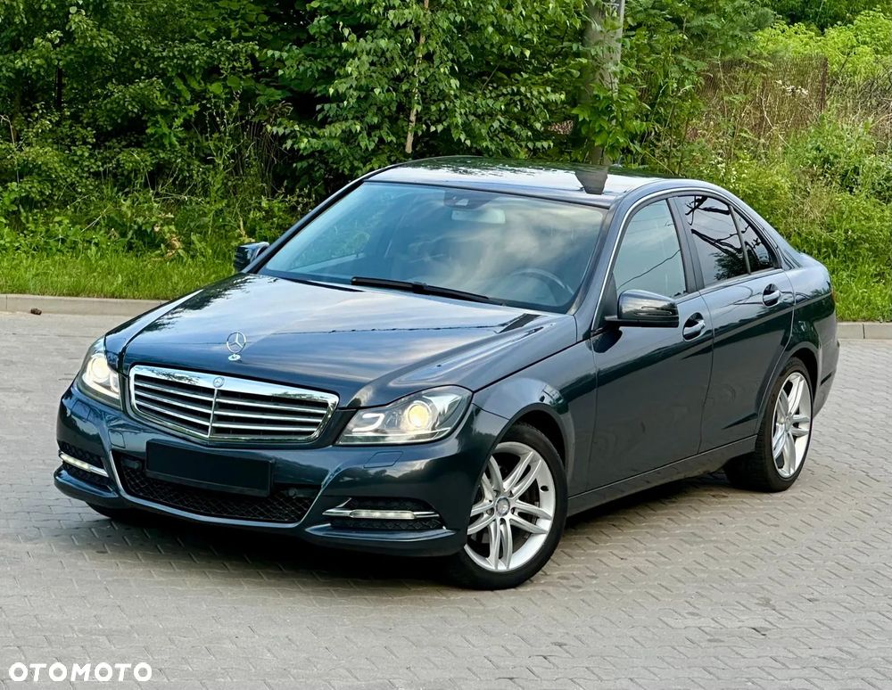 Mercedes-Benz Klasa C 250 CGI BlueEff Avantgarde - 1