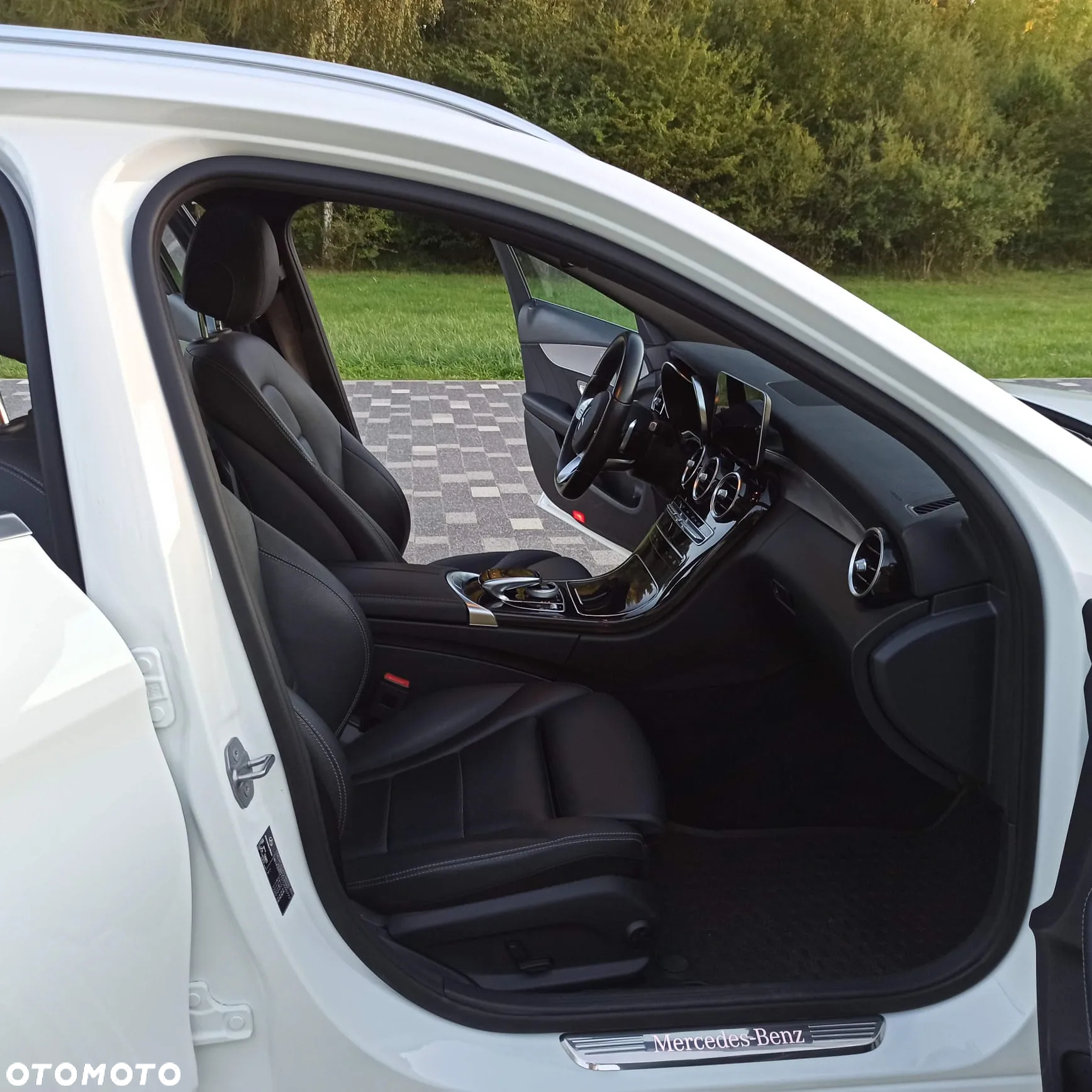 Mercedes-Benz Klasa C 220 d 4Matic T 9G-TRONIC AMG Line - 27