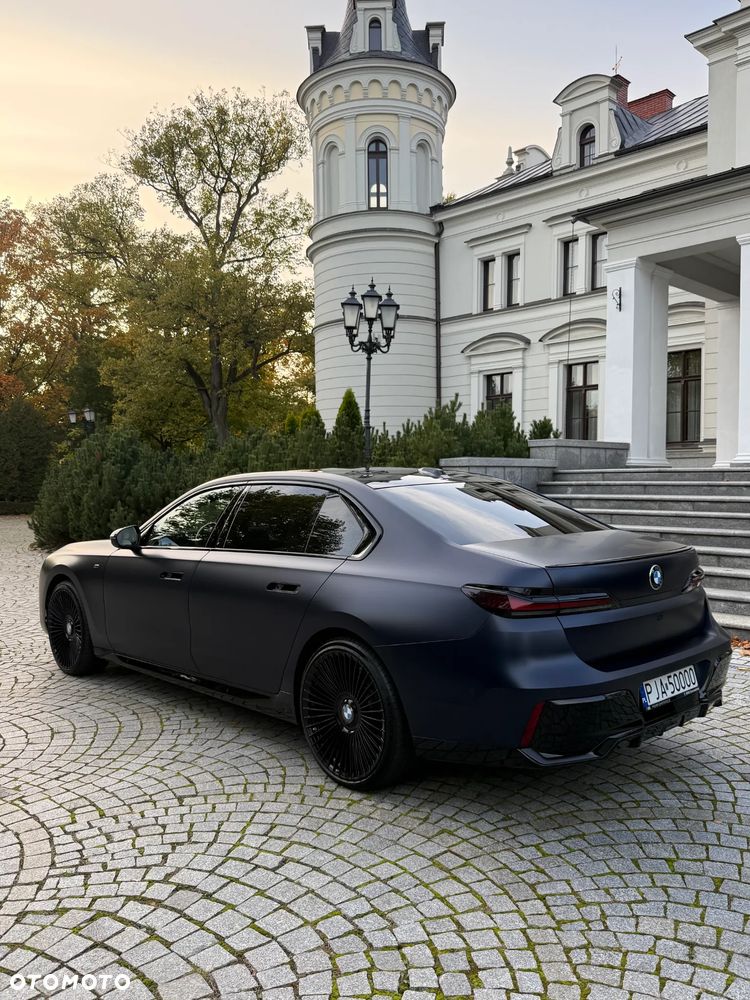 BMW Seria 7 2025 photo 2