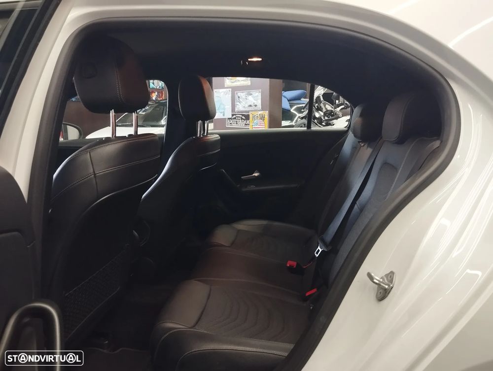 Mercedes-Benz A 180 d Style — fotografia 12