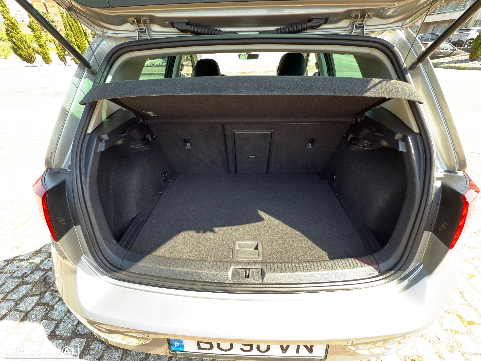 VW Golf 1.0 TSI Confortline DSG - 9