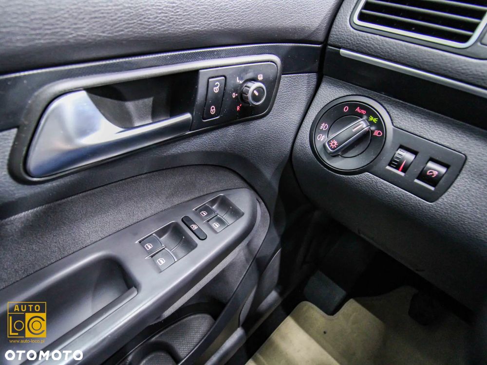 Volkswagen Touran 2.0 TDI Highline - 25