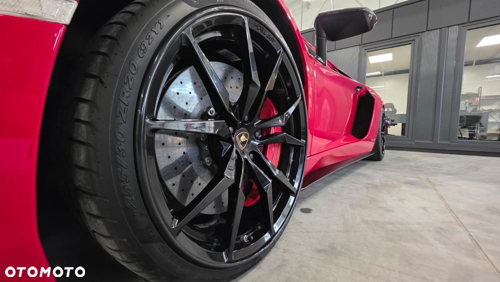 Lamborghini Aventador - 17