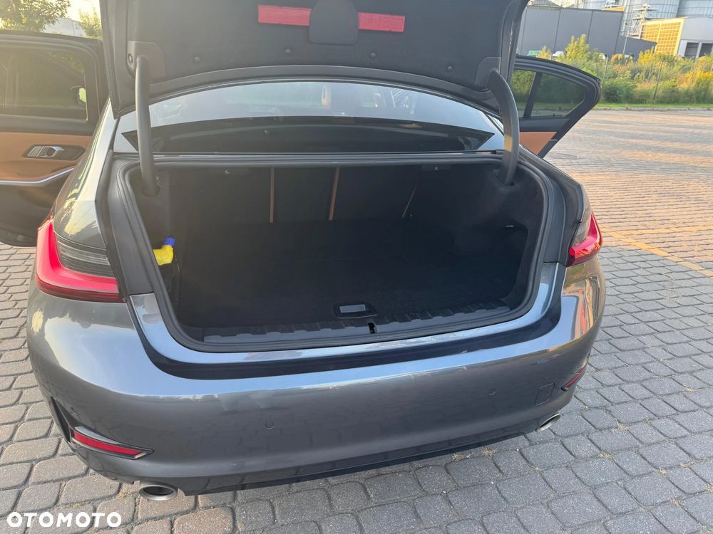 BMW Seria 3 330e Sport Line - 14