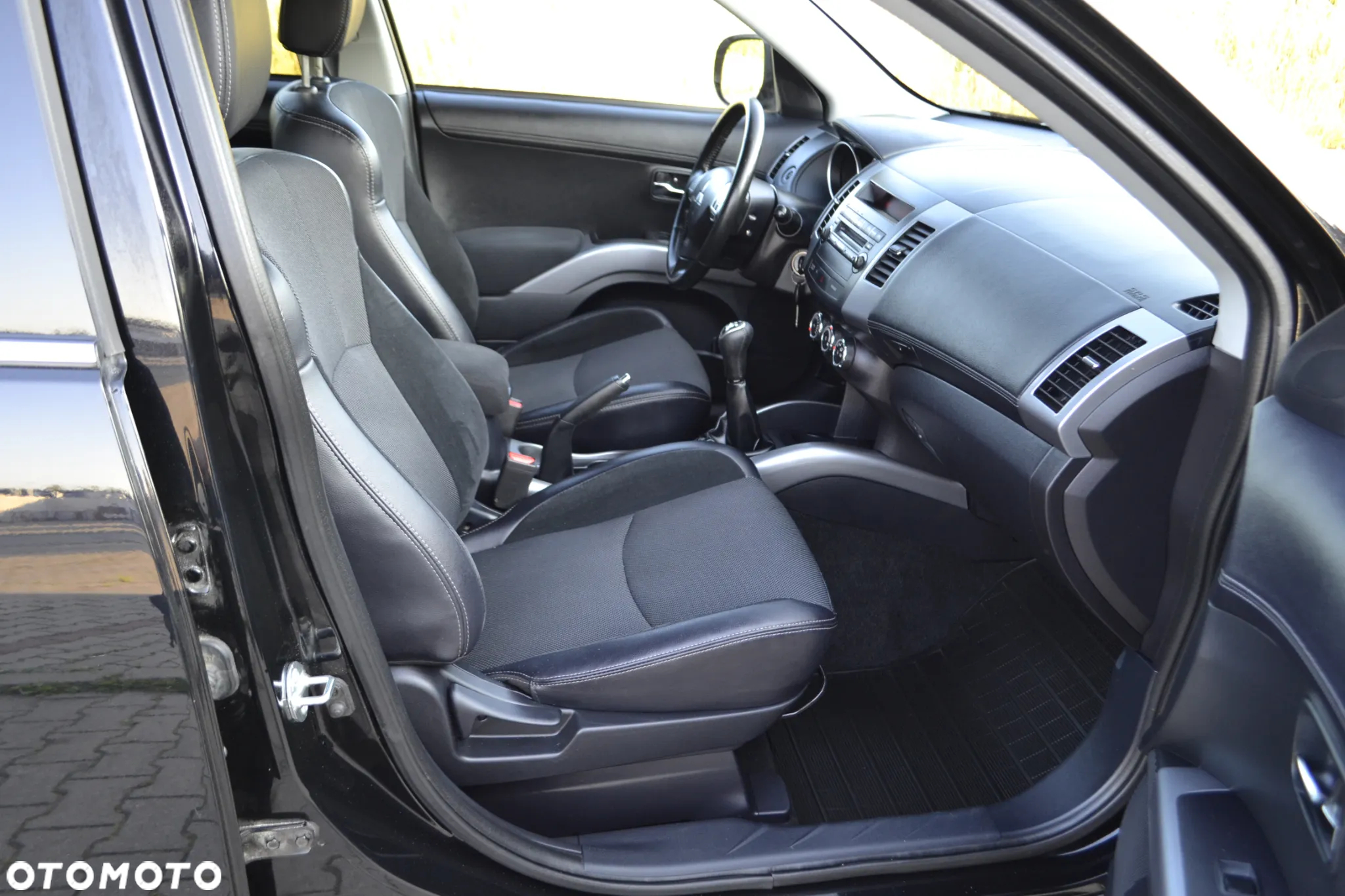 Mitsubishi Outlander 2.0 Intense 2WD EU5 - 22