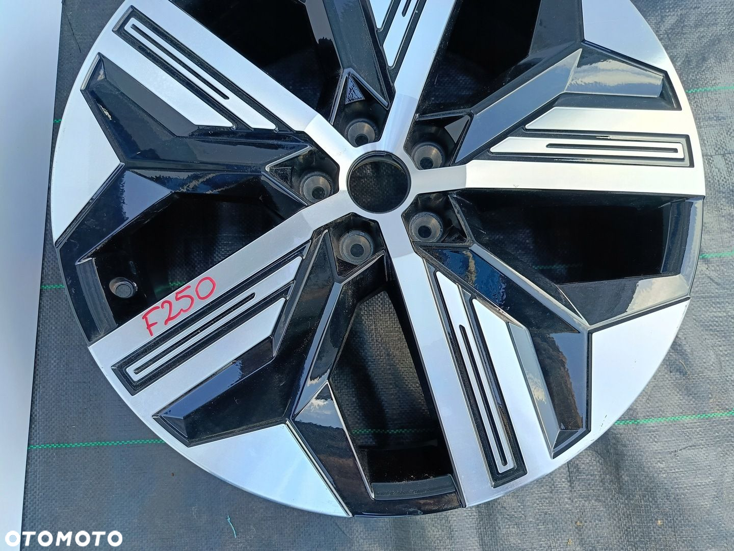 FELGA ALUMINIOWA RENAULT MEGANE IV E-TECH 7.0"x20" 5X114.3 ET34 403008508R - 5