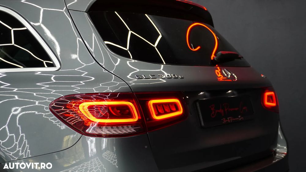 Mercedes-Benz GLC 300 e 4MATIC - 6