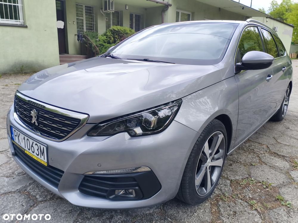 Peugeot 308 1.2 PureTech GPF Allure Pack S&S EAT8 - 11