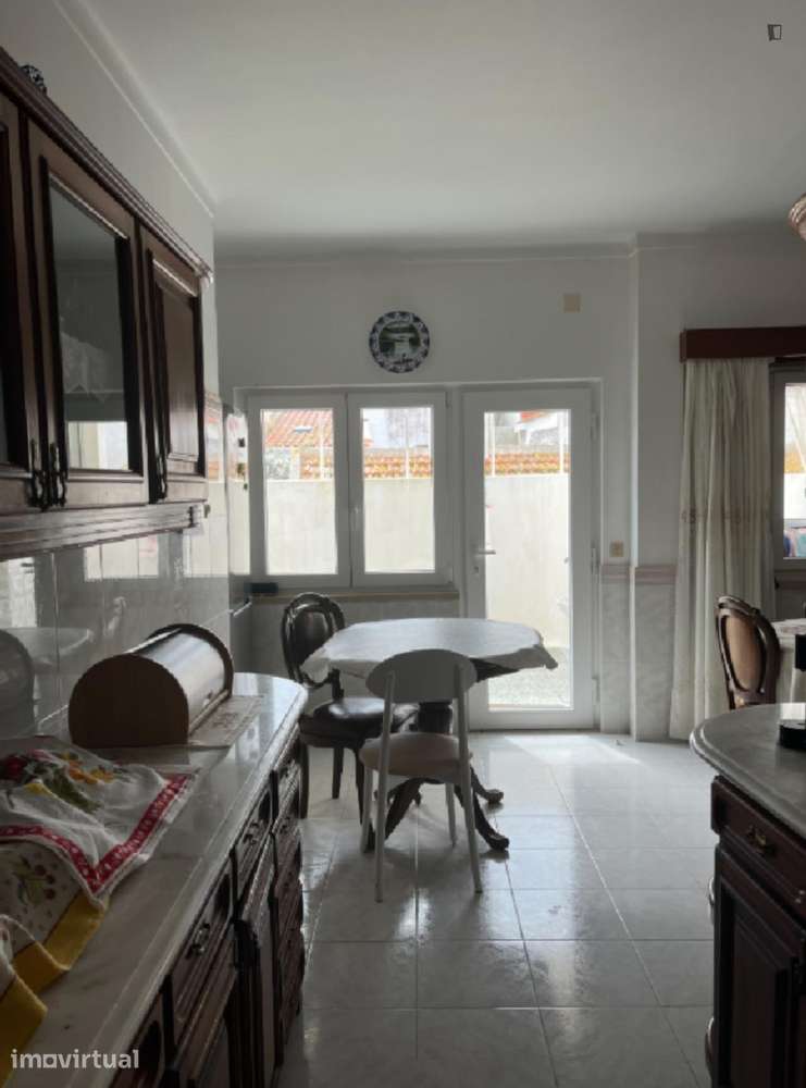 Quarto - localizado em Peniche - Grande imagem: 2/3