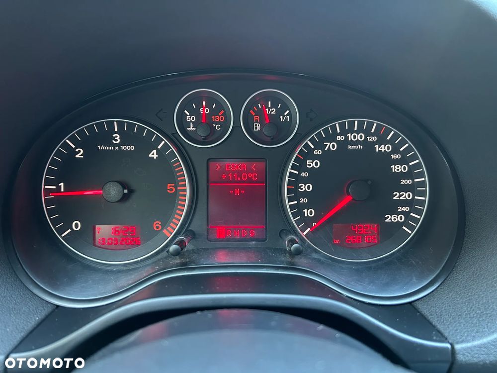 Audi A3 Sportback 2.0 TDI DPF (DSG) S tronic Ambiente - 12