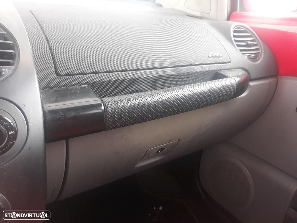 PEGA PORTA LUVAS VOLKSWAGEN NEW BEETLE 2002 - - 8