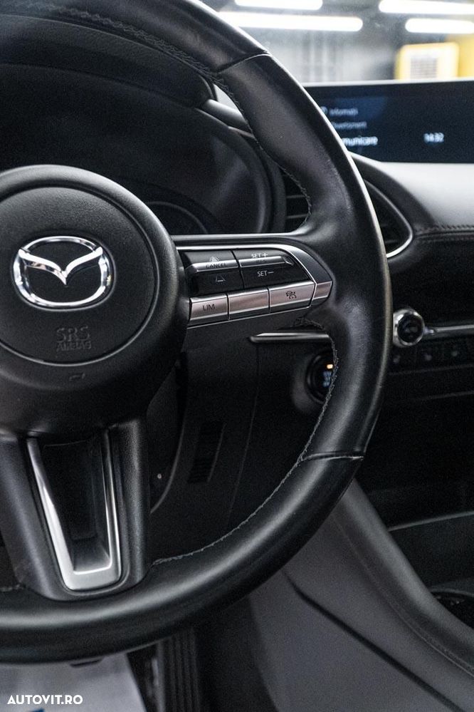 Mazda 3 e-SKYACTIV-X 186 M HYBRID PRIME-LINE - 28