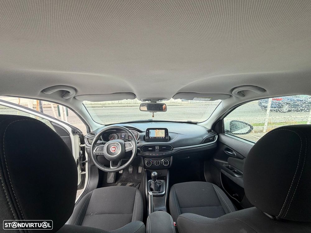 Fiat Tipo Station Wagon 1.3 M-Jet Lounge Tech - 11