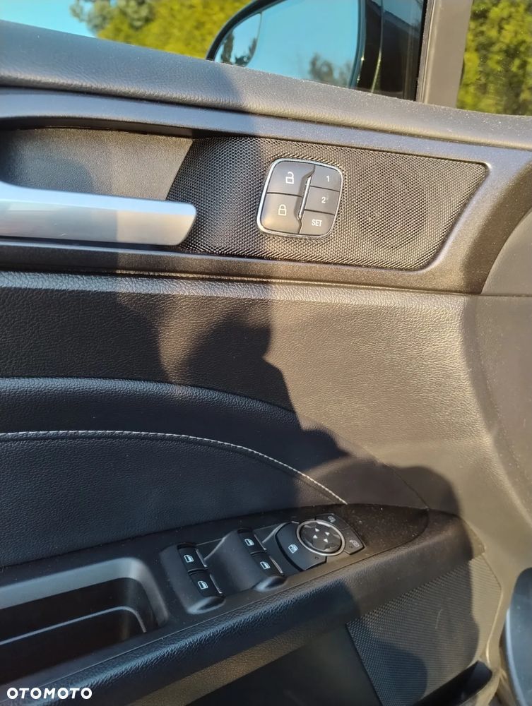 Ford Fusion 2.0 EcoBoost Titanium - 23