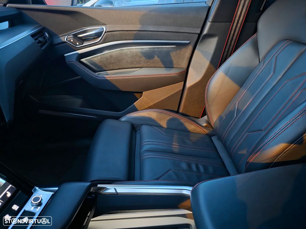 Audi Q8 e-Tron Sportback 50 quattro S line - 14