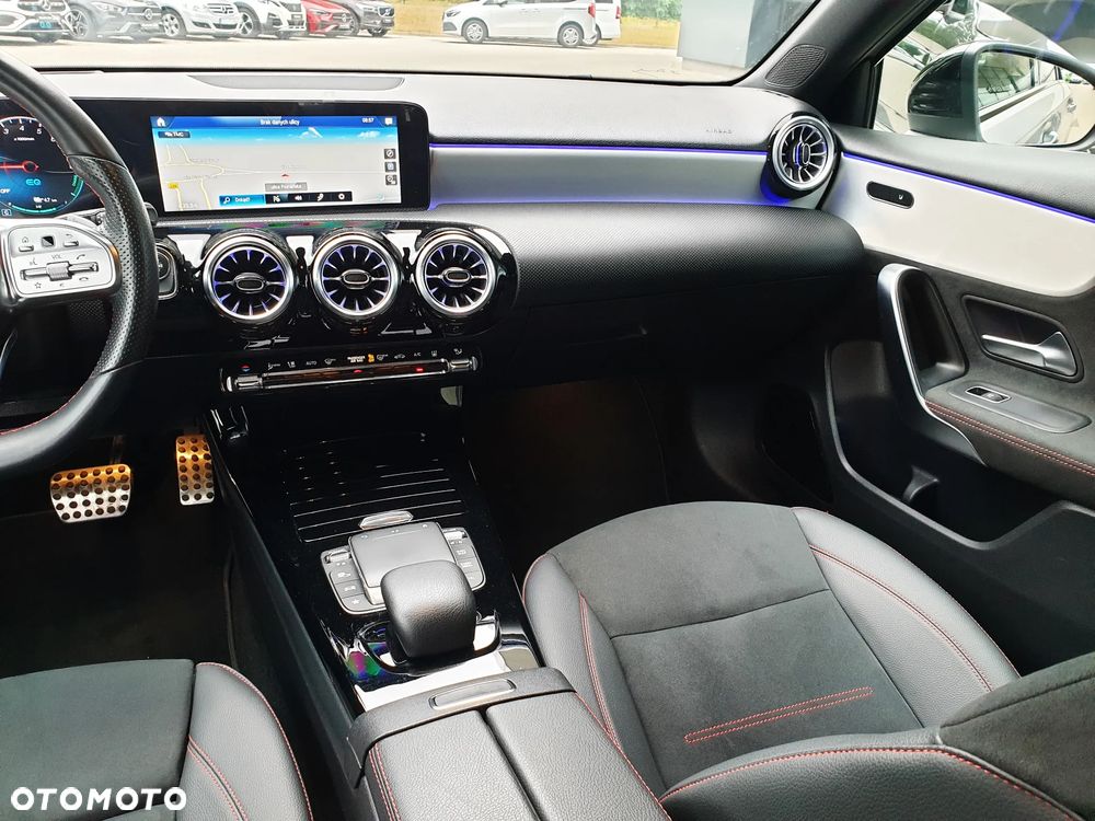Mercedes-Benz Klasa A 250 e PHEV AMG Line 8G-DCT - 11