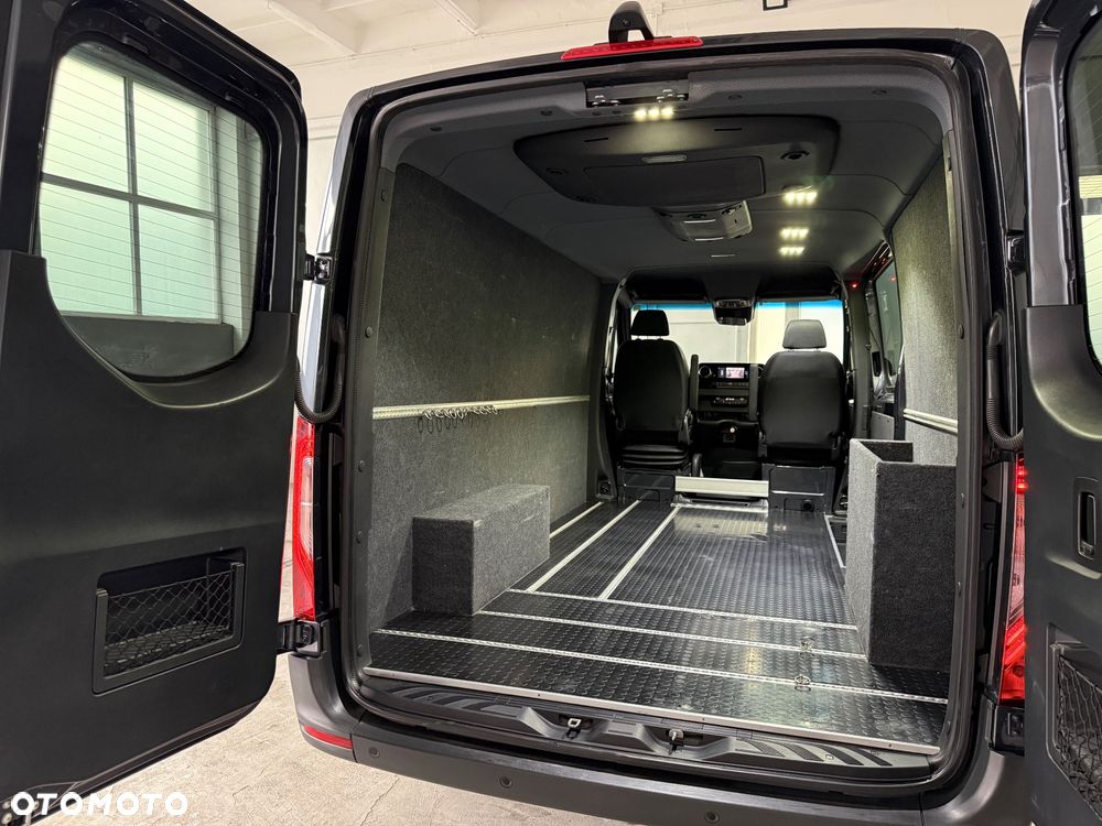Mercedes-Benz Sprinter - 22