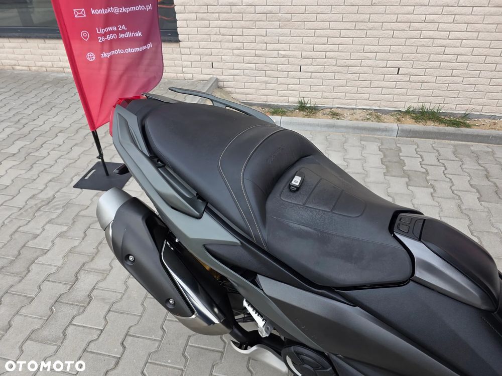 Yamaha Tmax - 15