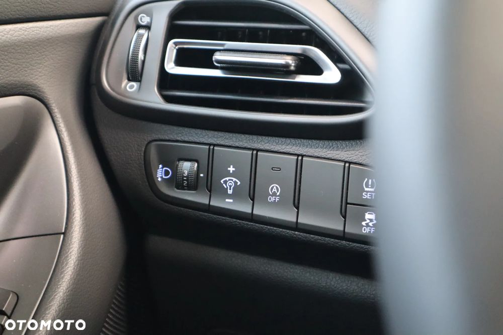 Hyundai i30 1.5 T-GDI 48V Smart - 15