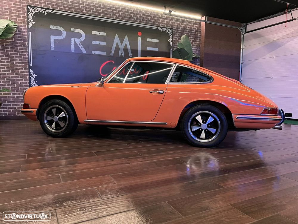 Porsche 911 Série F - 11