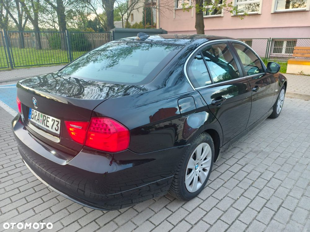 BMW Seria 3 318d - 15