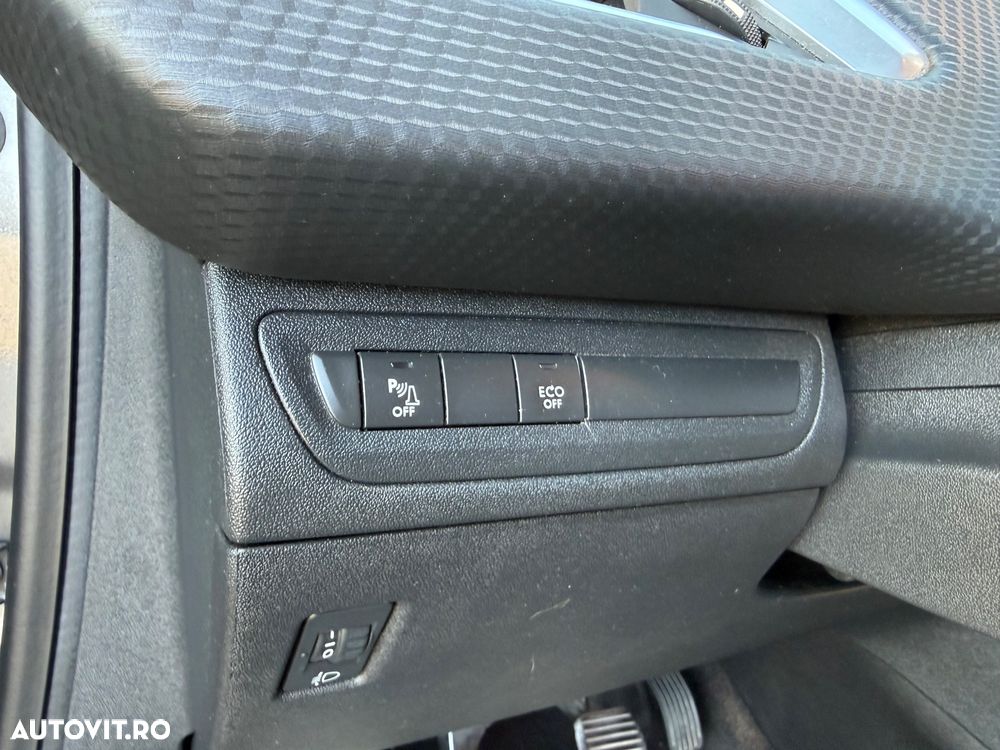 Peugeot 2008 PureTech 110 Stop&Start Style - 13