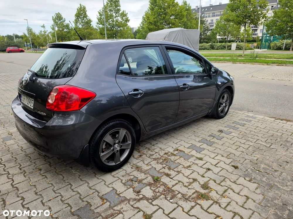 Toyota Auris 1.6 VVT-i Executive - 14